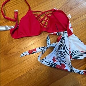 3 Bikinis Size Small